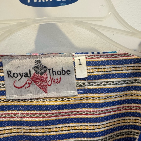 Elegant Blue and White Patterned Maxi Dress - Picture 2 of 10